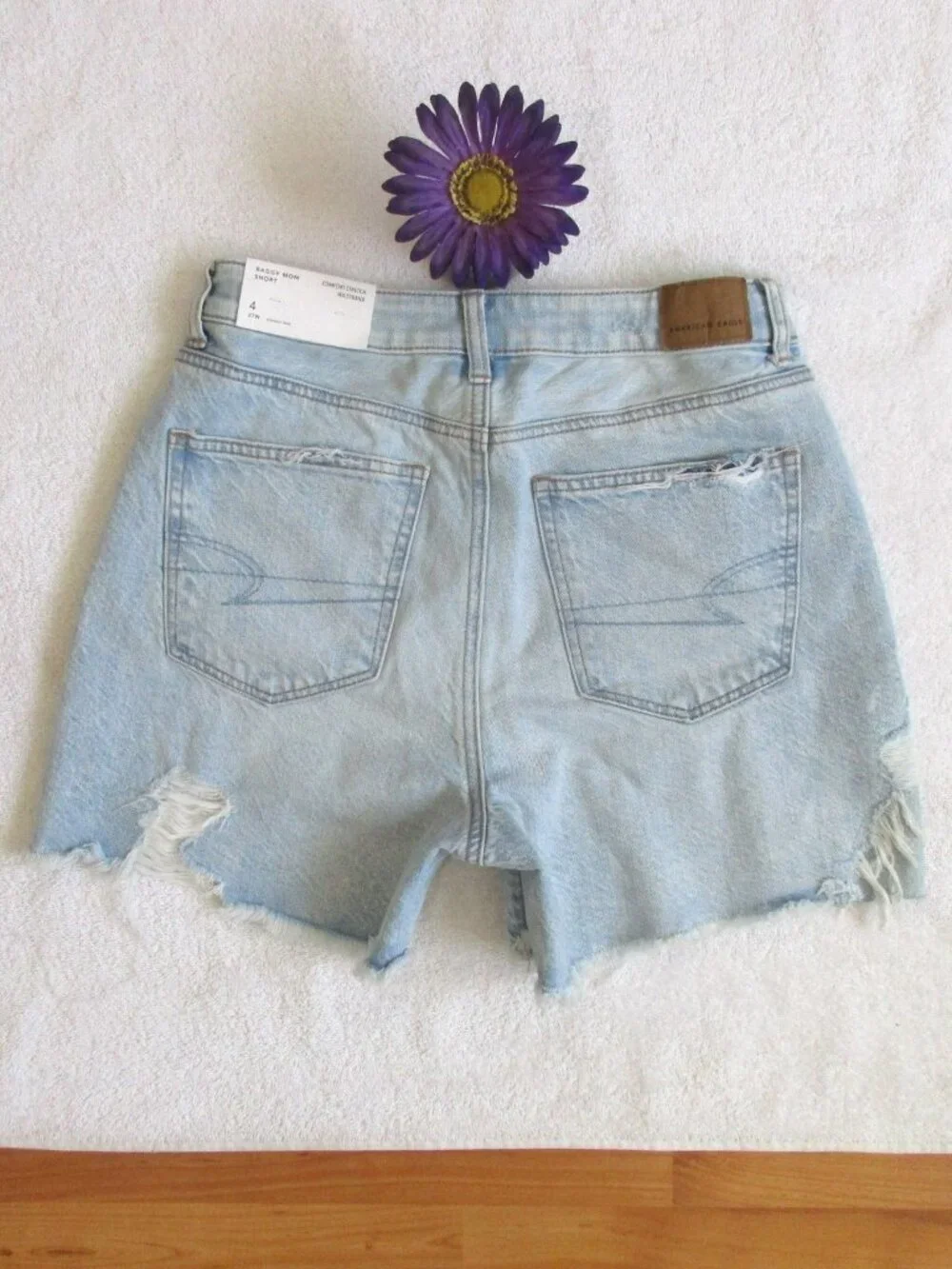 New AMERICAN EAGLE Jean Shorts Size 4 Distressed Baggy Mom Short
